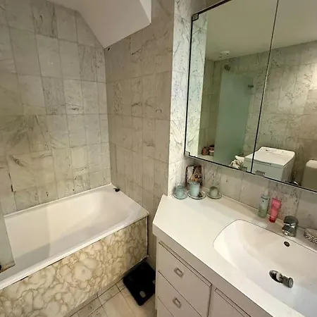Lumineux Balcon Apartment
