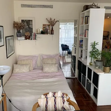 Lumineux Balcon Apartment *